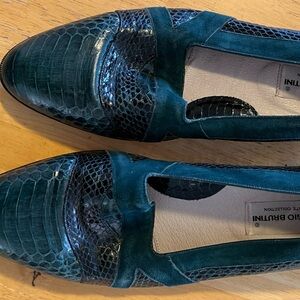 Giorgio Brutini Women's Teal and Black Loafers